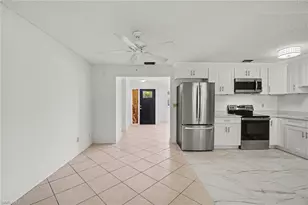 638 NE 15th Ct, Cape Coral, FL 33909 - Photo 7