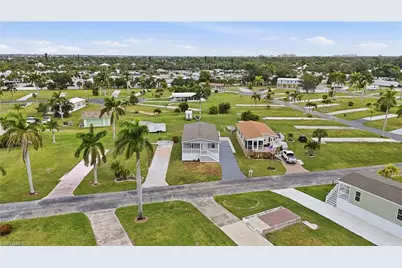 7 Birch Blvd, Fort Myers, FL 33908 - Photo 25