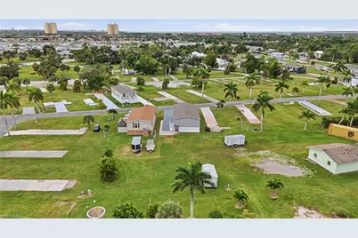 7 Birch Blvd, Fort Myers, FL 33908 - Photo 31