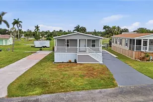 7 Birch Blvd, Fort Myers, FL 33908 - Photo 23