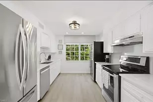 2728 Crayton Rd, Naples, FL 34103 - Photo 11