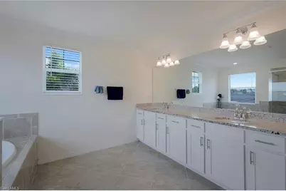 4234 Bluegrass Dr, Fort Myers, FL 33916 - Photo 15