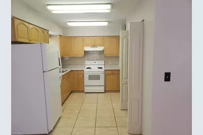 621 SE 13th Pl #E, Cape Coral, FL 33990 - Photo 7