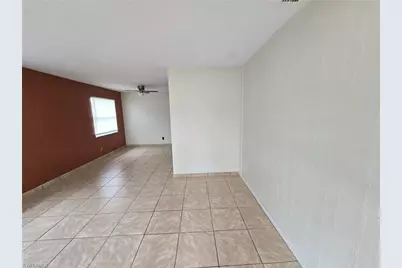 621 SE 13th Pl #E, Cape Coral, FL 33990 - Photo 5