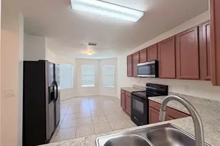 1621 SW 10th Ave, Cape Coral, FL 33991 - Photo 5