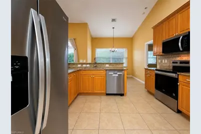 2110 Embers Pkwy W, Cape Coral, FL 33993 - Photo 15
