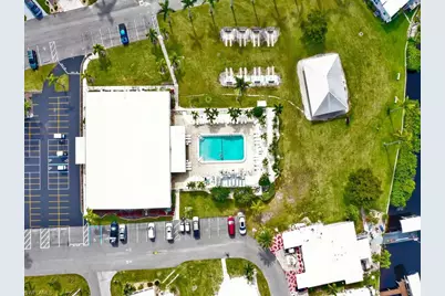 300 Shoreland Dr, Fort Myers, FL 33905 - Photo 29