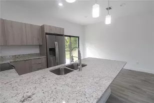 8038 Rolling Cir, Labelle, FL 33935 - Photo 7