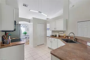1006 NE 6th Pl, Cape Coral, FL 33909 - Photo 9