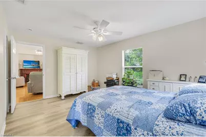 1006 NE 6th Pl, Cape Coral, FL 33909 - Photo 15