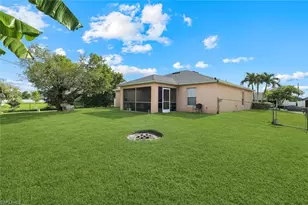 1006 NE 6th Pl, Cape Coral, FL 33909 - Photo 25