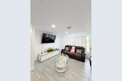 1704 Viscaya Pkwy, Cape Coral, FL 33990 - Photo 3