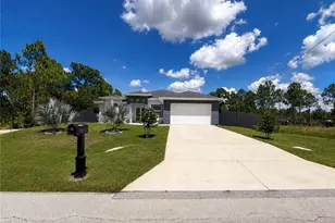 918 Dixie Ave, Lehigh Acres, FL 33972 - Photo 3