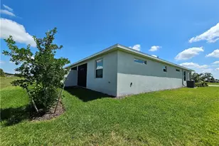 20501 Hazelnut Ct S, Lehigh Acres, FL 33936 - Photo 27