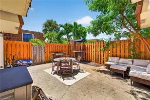 1448 Park Shore Cir, Fort Myers, FL 33901 - Photo 21