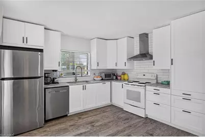 1448 Park Shore Cir #2, Fort Myers, FL 33901 - Photo 11