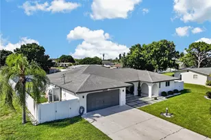 713 SE 43rd St, Cape Coral, FL 33904 - Photo 5