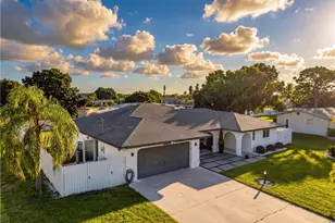 713 SE 43rd St, Cape Coral, FL 33904 - Photo 3