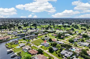 713 SE 43rd St, Cape Coral, FL 33904 - Photo 9