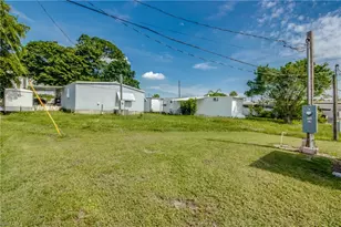 121 Lantern Pl, North Fort Myers, FL 33917 - Photo 35