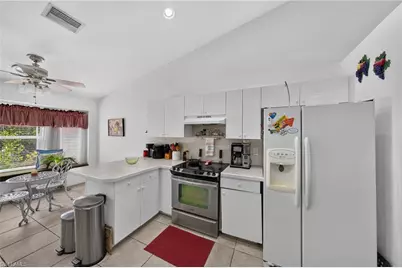 3515 SW Santa Barbara Pl, Cape Coral, FL 33914 - Photo 11