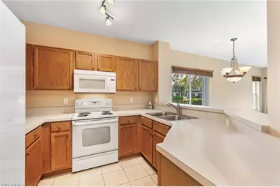 10059 Poppy Hill Dr, Fort Myers, FL 33966 - Photo 5