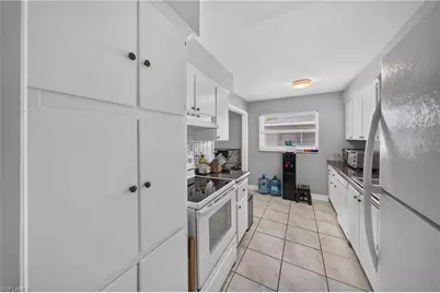 1306 SE 40th Ter, Cape Coral, FL 33904 - Photo 23
