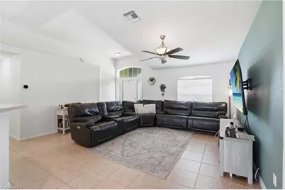 212 NW 28th Ter, Cape Coral, FL 33993 - Photo 5