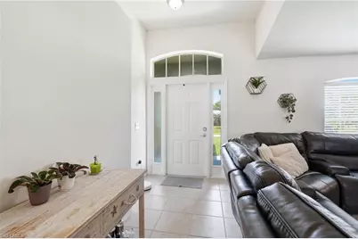 212 NW 28th Ter, Cape Coral, FL 33993 - Photo 3