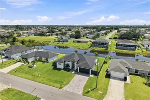 927 NE 13th Pl, Cape Coral, FL 33909 - Photo 37