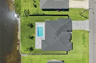 927 NE 13th Pl, Cape Coral, FL 33909 - Photo 35