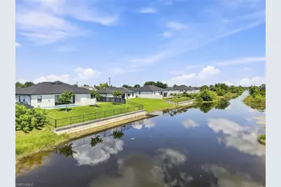 927 NE 13th Pl, Cape Coral, FL 33909 - Photo 33
