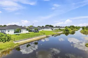 927 NE 13th Pl, Cape Coral, FL 33909 - Photo 33