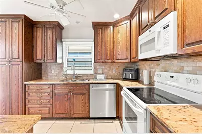 22 SW 13th Ter, Cape Coral, FL 33991 - Photo 15