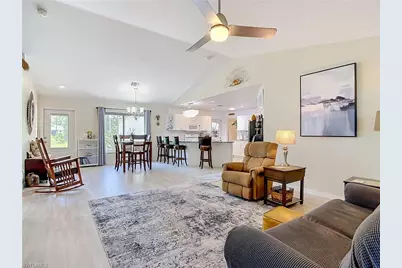 927 Franklin St E, Lehigh Acres, FL 33974 - Photo 15