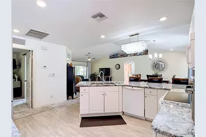 927 Franklin St E, Lehigh Acres, FL 33974 - Photo 27