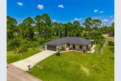 927 Franklin St E, Lehigh Acres, FL 33974 - Photo 7