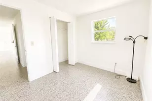 298 6th St NW, Moore Haven, FL 33471 - Photo 3