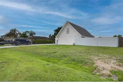 17472 Phlox Dr, Fort Myers, FL 33967 - Photo 5