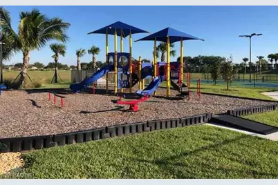 14237 Oviedo Pl, Fort Myers, FL 33905 - Photo 23