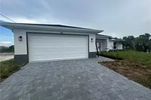 1017 NE 44th St, Cape Coral, FL 33909 - Photo 1