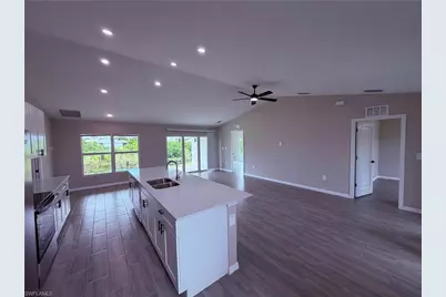 1017 NE 44th St, Cape Coral, FL 33909 - Photo 3