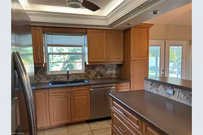 717 SE 10th Ave, Cape Coral, FL 33990 - Photo 5