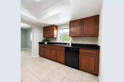 124 SE 27th St, Cape Coral, FL 33904 - Photo 5