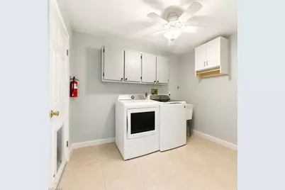 124 SE 27th St, Cape Coral, FL 33904 - Photo 9
