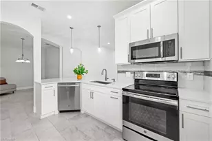 14105 Winchester Ct, Naples, FL 34114 - Photo 11