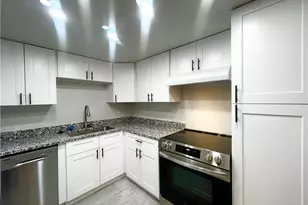 4906 Victoria Dr, Cape Coral, FL 33904 - Photo 9