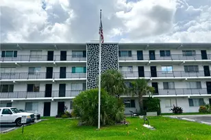 4906 Victoria Dr, Cape Coral, FL 33904 - Photo 19