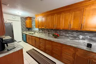 40 NE 10th Ave, Cape Coral, FL 33909 - Photo 9
