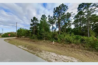 3401 24th St SW, Lehigh Acres, FL 33976 - Photo 5